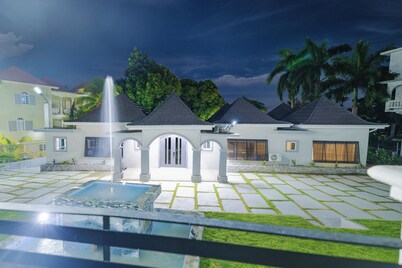 Luxurious 6-bedroom villa with pool, bar, fire pit in gorgeous St. James Parish
