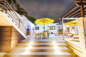 Terrace/patio - Luxurious 6-bedroom villa with  pool, bar, fire pit in gorgeous St. James Parish (St. James Parish)