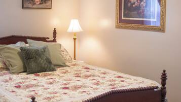 3 camere, una scrivania, ferro/asse da stiro, culla da viaggio