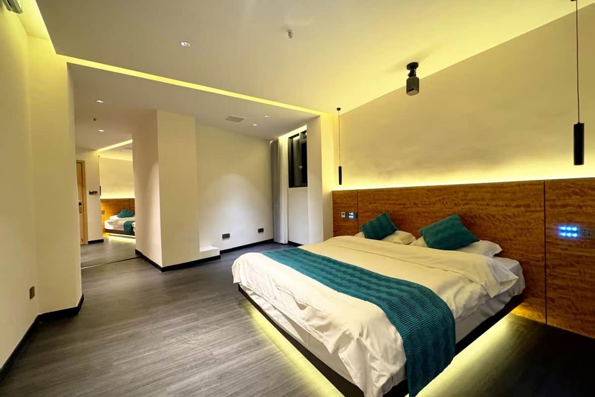 Family Room, Hill View | 1 bedroom, blackout curtains, free WiFi, bed sheets
