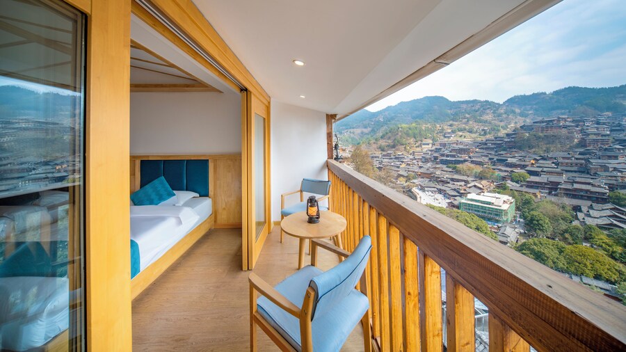 Xijiang Yunting Light Luxury Panoramic