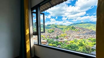 Comfort Suite, Balcony, Hill View