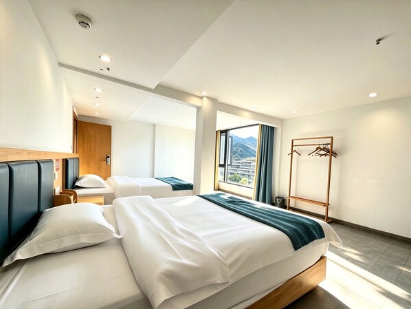 Blackout curtains, soundproofing, free WiFi, bed sheets - Xijiang Yunting Light Luxury Panoramic (Qiandongnan)