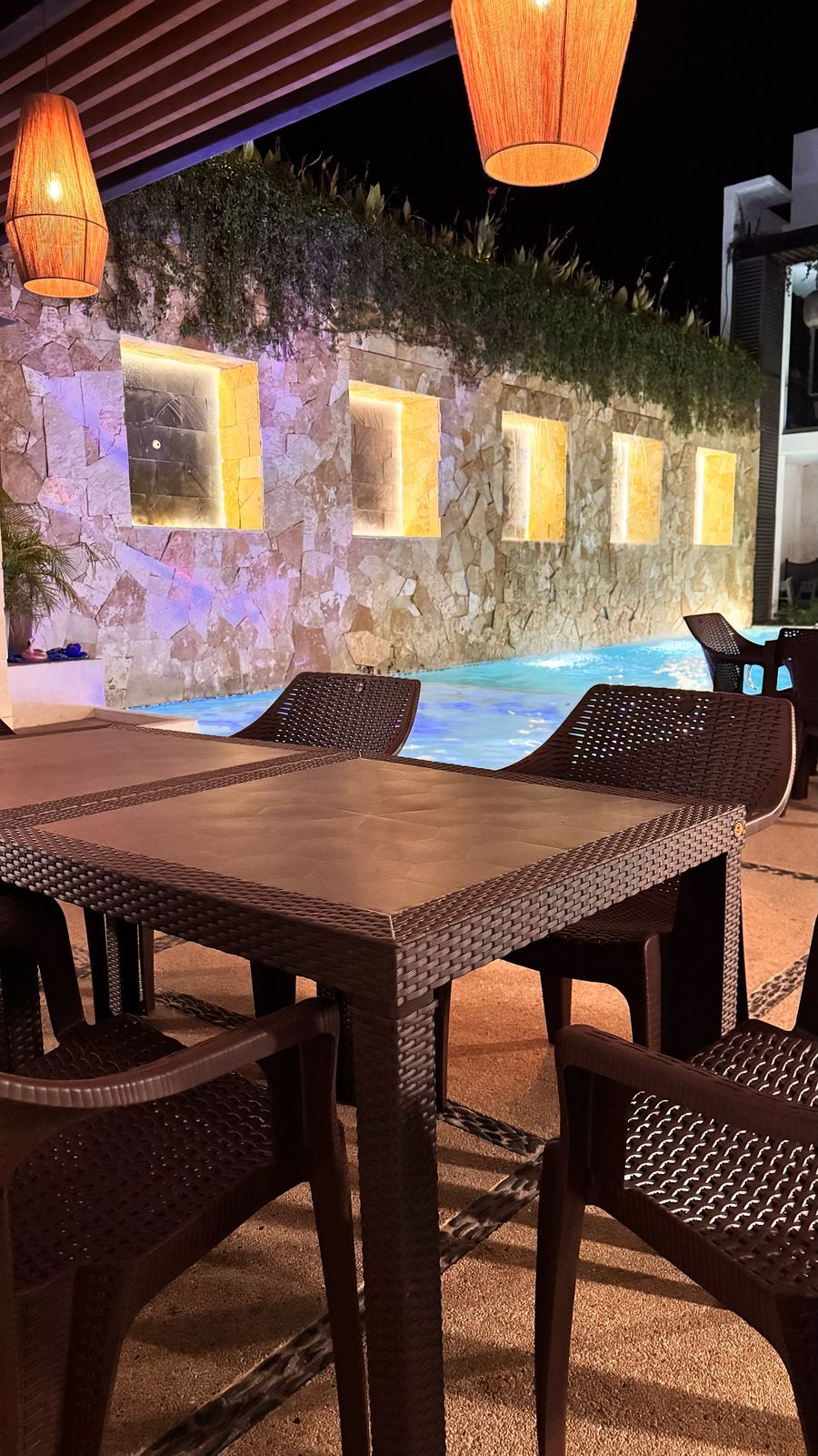 Piscina con cascada
