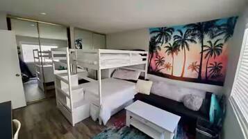 2 bedrooms, WiFi, bed sheets