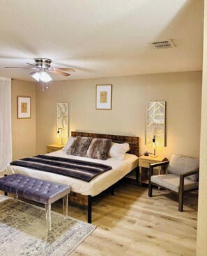 4 bedrooms, iron/ironing board, internet, bed sheets