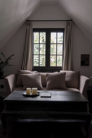 Luksussuite, ikke-røyk, byutsikt | Oppholdsområde