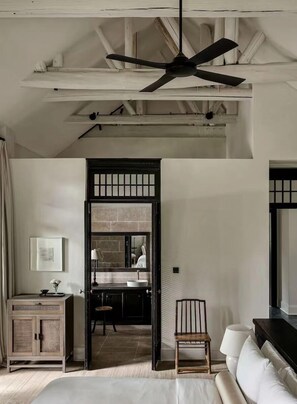 Quarto casal exclusivo, vista para a cidade | Sala de estar