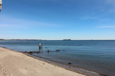 Spacious 4-bedroom house with WiFi and AC in awesome Milford