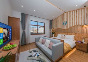 Caja de seguridad en la habitación, escritorio y cortinas blackout 