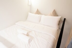 Dobbelt- eller tomannsrom – basic, ikke-røyk | Strykejern/-brett, wi-fi (inkludert) og sengetøy