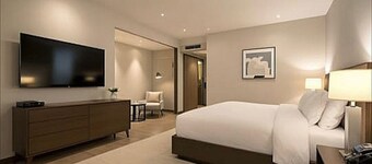 Hotel The Kelvish Delhi Airport