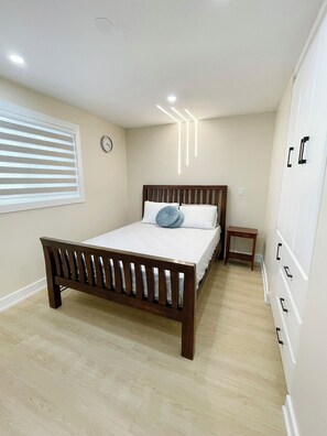 3 soverom, strykejern/-brett, wi-fi og sengetøy