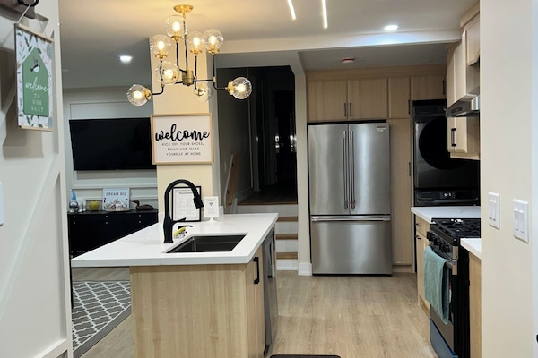 Refrigerador, microondas, horno, placa de cocina