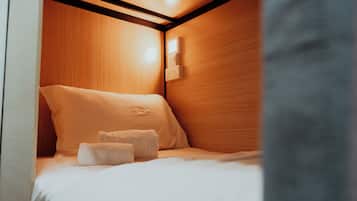 熨斗/熨衫板、免費 Wi-Fi、床單
