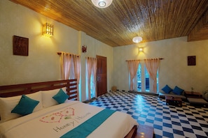 Deluxe House, Balcony | 1 bedroom, in-room safe, iron/ironing board, free WiFi