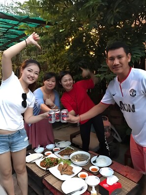 Khu ẩm thực ngoài trời