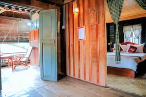Classic House, Balcony | 1 bedroom, in-room safe, iron/ironing board, free WiFi