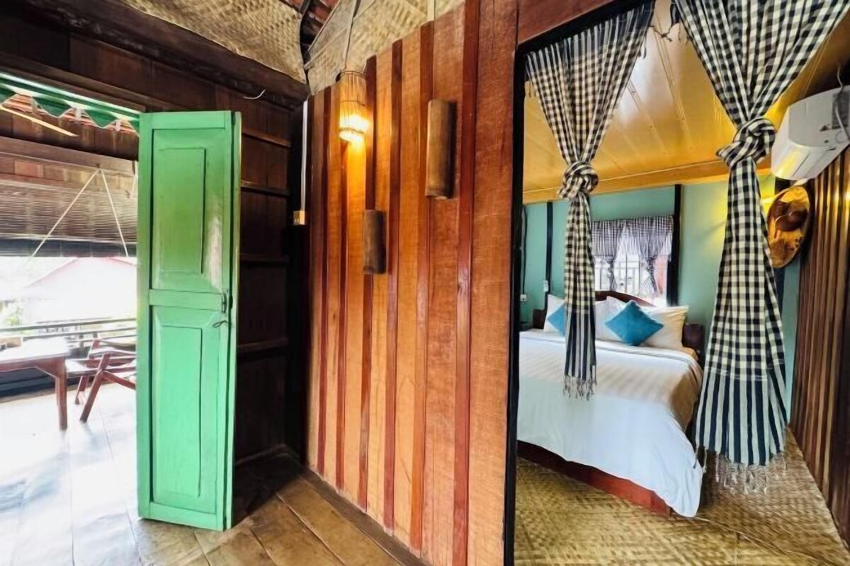 1 bedroom, in-room safe, iron/ironing board (on request), free WiFi