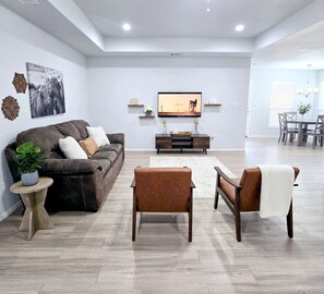 Smart TV - Odessa Oil Patch Comfort & Wi-Fi Included (Odessa)
