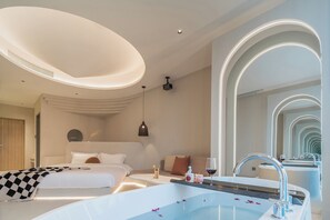 Chambre Double Supérieure, vue ville | Bureau, rideaux occultants, chambres insonorisées