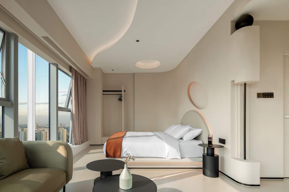 Luxury Suite, City View