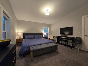 3 bedrooms, iron/ironing board, free WiFi, bed sheets
