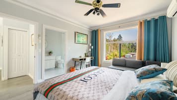 Chambre Confort double, vue sur la ville | Bureau, espace de travail pour ordinateurs portables