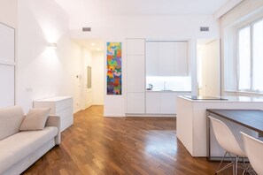 Living area - Modern studio Famagosta A - Mirable PM (Milano)