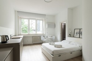 1 habitación, tabla de planchar con plancha, wifi y ropa de cama