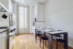 Køleskab, ovn, kogeplade, opvaskemaskine