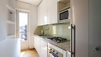 Microondas, horno, parrilla de estufa y lavavajillas