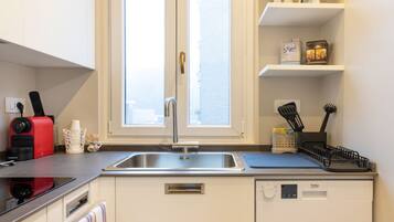 Réfrigérateur, four, plaque de cuisson, lave-vaisselle