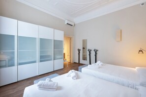 1 habitación, tabla de planchar con plancha y wifi 