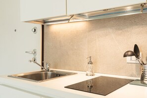 コンロ、食器洗い機、コーヒー / ティーメーカー、トースター