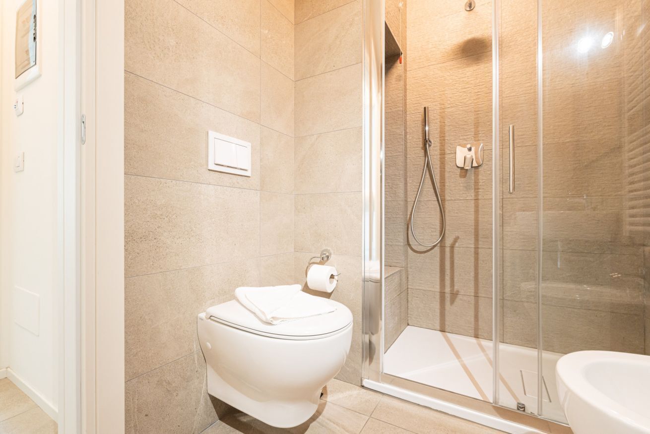 Doccia, asciugacapelli, bidet, asciugamani