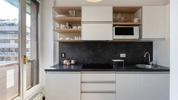 Micro-ondes, four, plaque de cuisson, lave-vaisselle