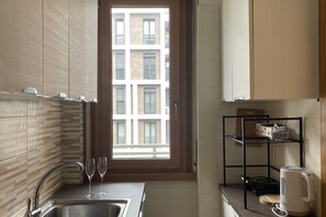 Kühlschrank, Ofen, Herdplatte, Geschirrspüler