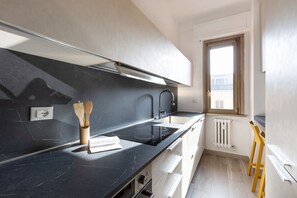 Refrigerador, horno, placa de cocina, lavavajillas