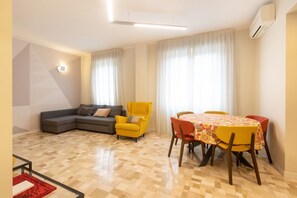 Living area - Three Bedrooms Rovereto 1° floor - Mirable PM (Milano)