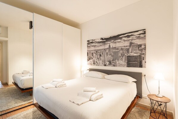 1 chambre, fer et planche à repasser, Wi-Fi, literie fournie