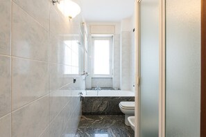 Douche, bidet