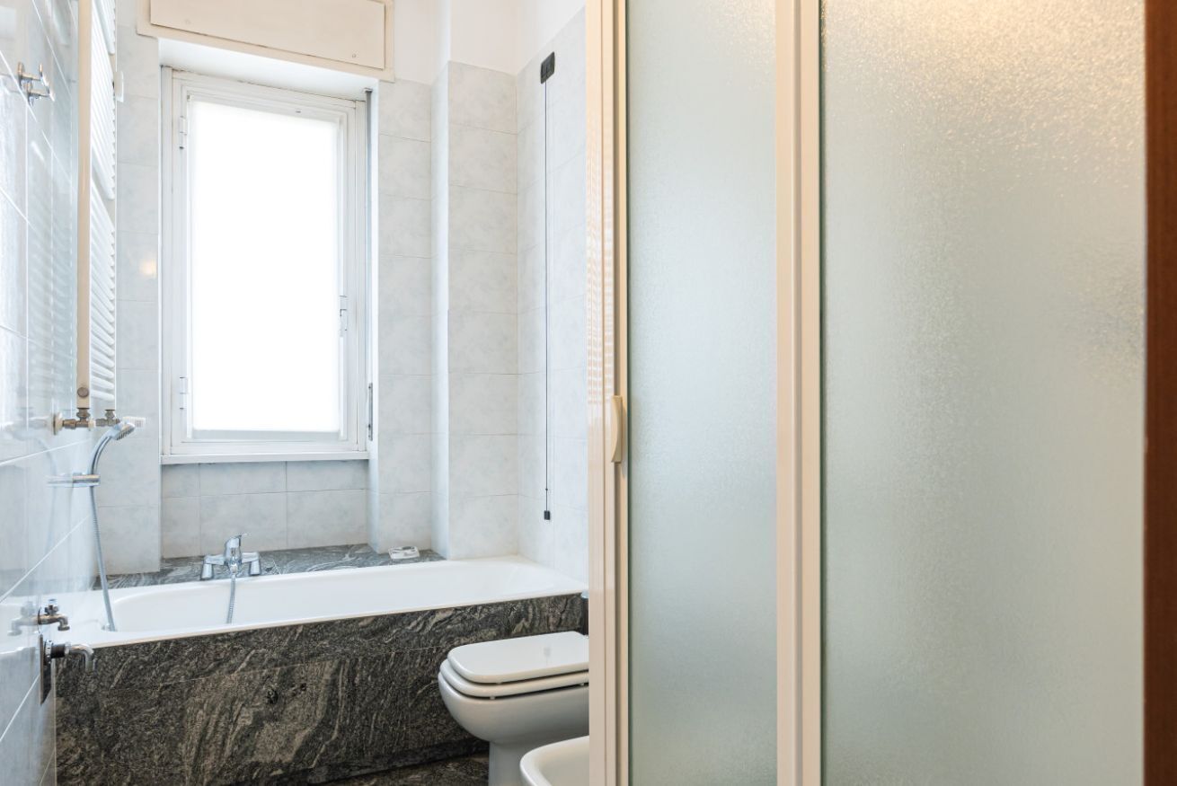 Douche, bidet