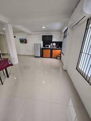 Room, 1 Bedroom, Accessible, Smoking | Interior