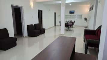 Room, 1 Bedroom, Accessible, Smoking | Interior