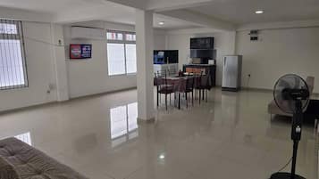Room, 1 Bedroom, Accessible, Smoking | Living area