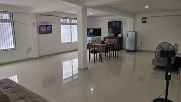 Room, 1 Bedroom, Accessible, Smoking | Living area
