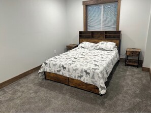 6 habitaciones, tabla de planchar con plancha y cuna de viaje