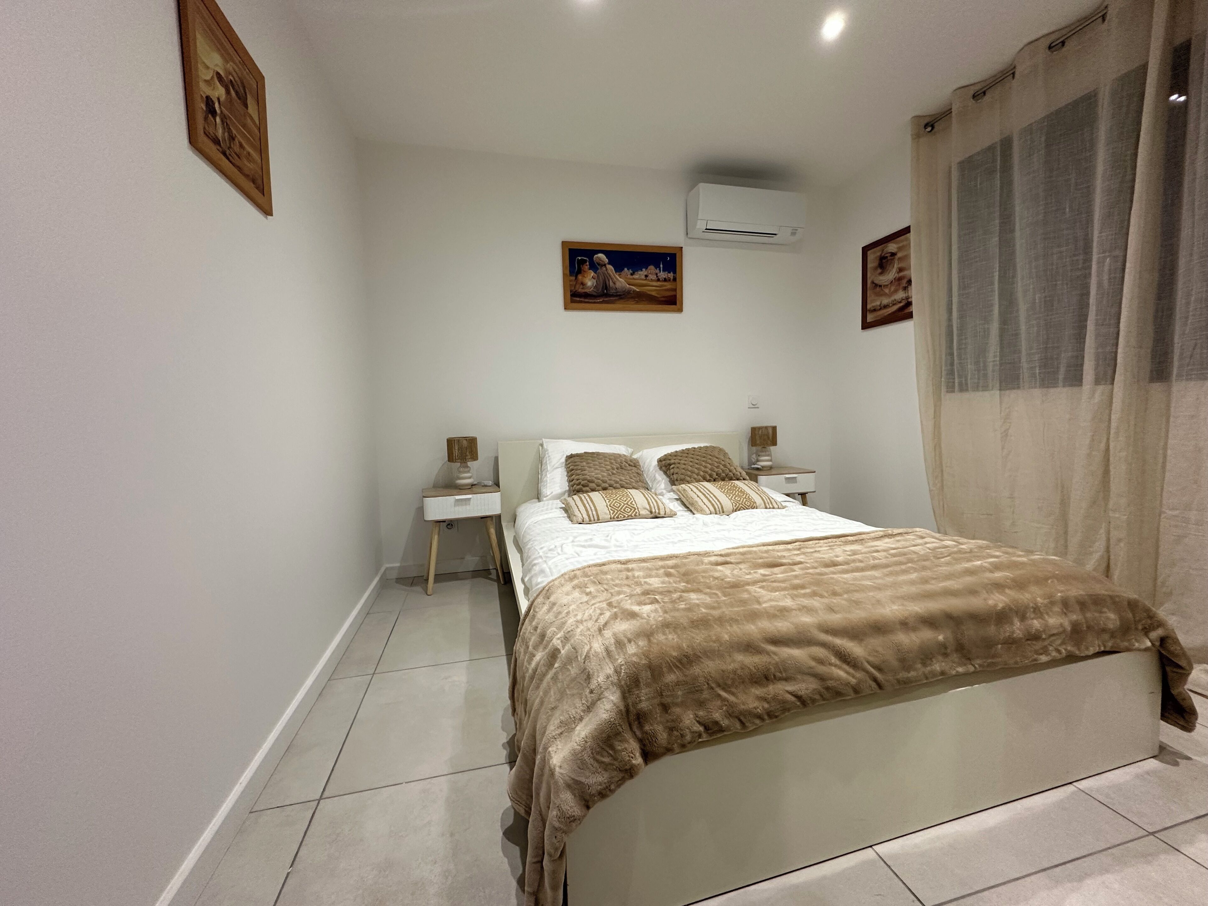 3 bedrooms, iron/ironing board, WiFi, bed sheets