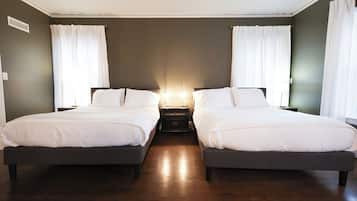 6 bedrooms, iron/ironing board, WiFi, bed sheets